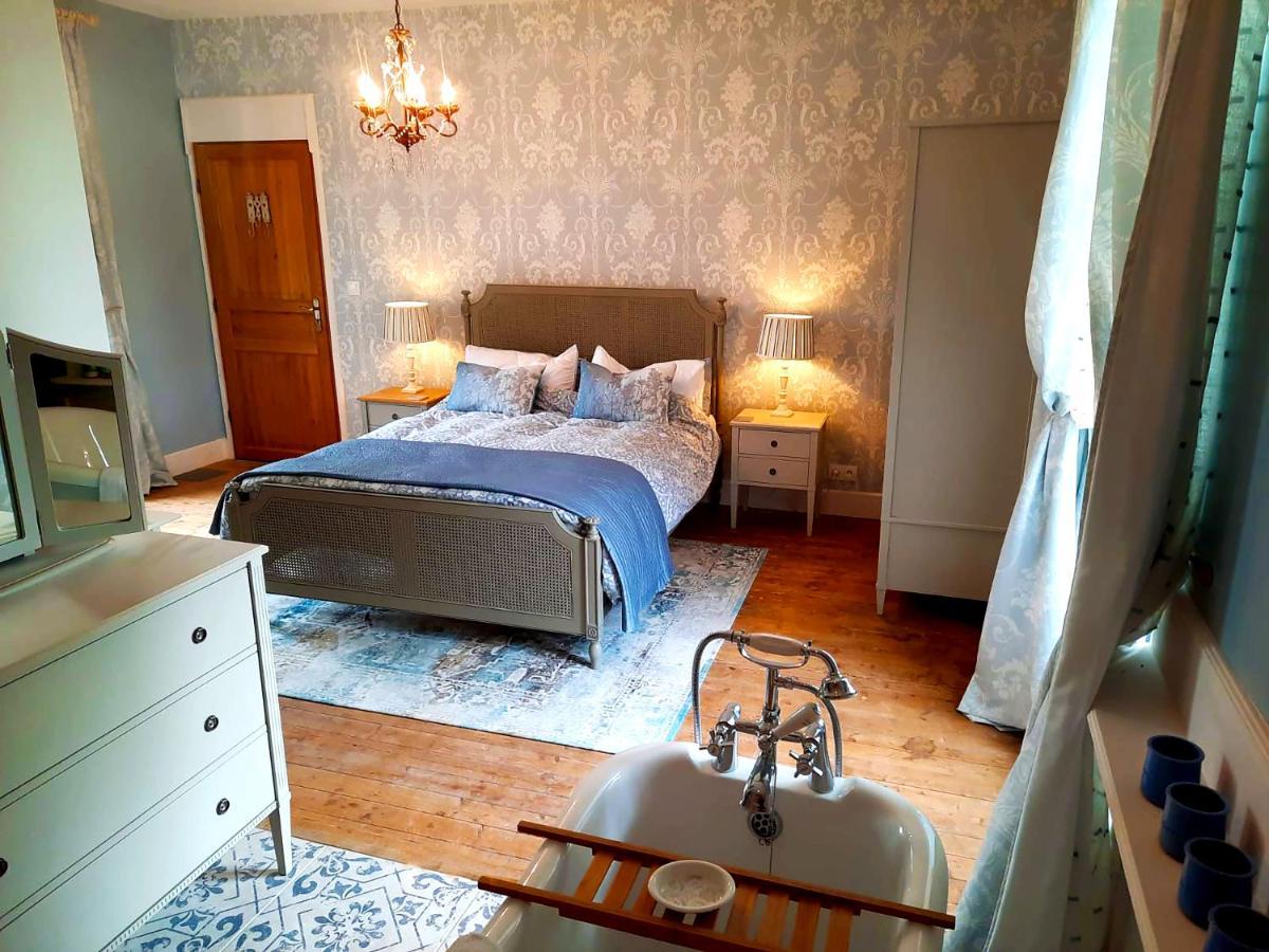 Logis De Tirac Bed & Breakfast Lorignac Exterior photo