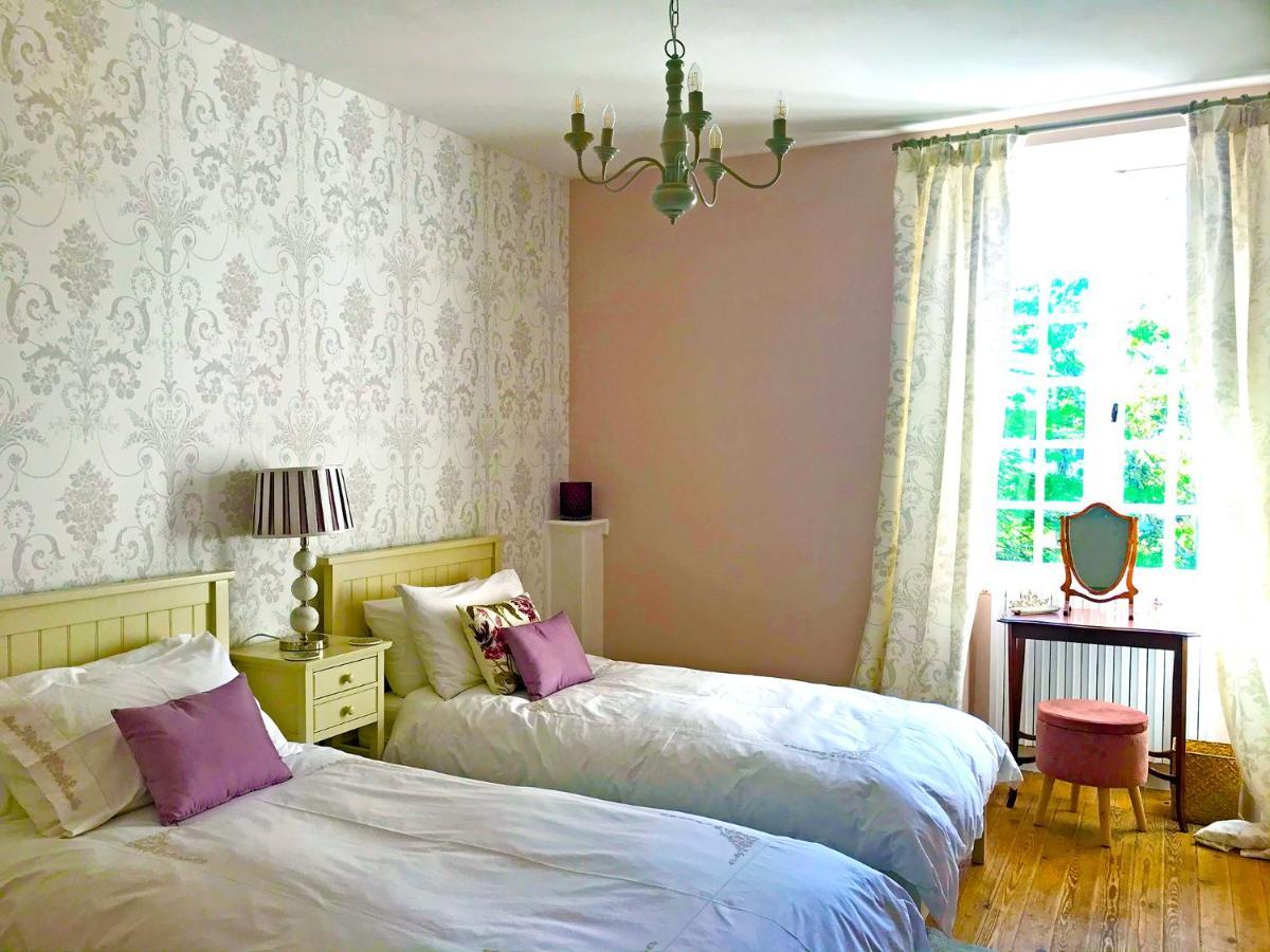 Logis De Tirac Bed & Breakfast Lorignac Exterior photo